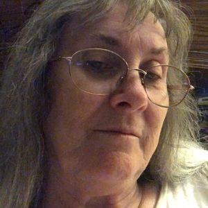 Meet your Posher, Elaine